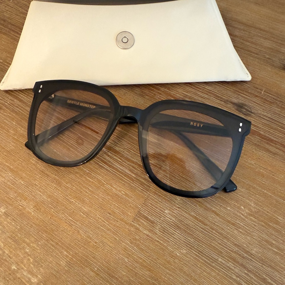 Gentle Monster Black Oversized Eyewear